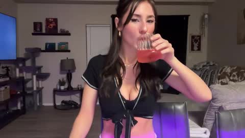 Olivia online show from February 17, 2:53 am