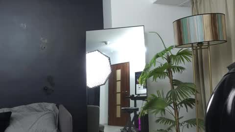 PeachyPixiee online show from October 27, 7:01 am