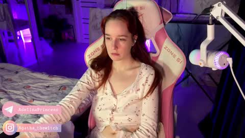 Snapshot of pearlprincess_ chatting on February 13, 9:49 pm Adelina online show from February 13, 9:49 pm