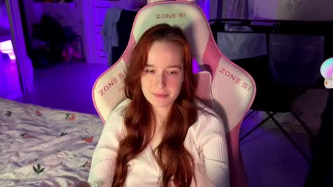 Snapshot of pearlprincess_ chatting on March 12, 2:41 am Adelina online show from March 12, 2:41 am