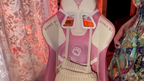 Snapshot of pearlprincess_ chatting on September 25, 4:38 am Adelina online show from September 25, 4:38 am