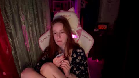 Snapshot of pearlprincess_ chatting on November 15, 11:21 pm Adelina online show from November 15, 11:21 pm