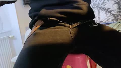 Snapshot of pedroserrano2000 chatting on December 10, 9:23 am PedrOO OO online show from December 10, 9:23 am