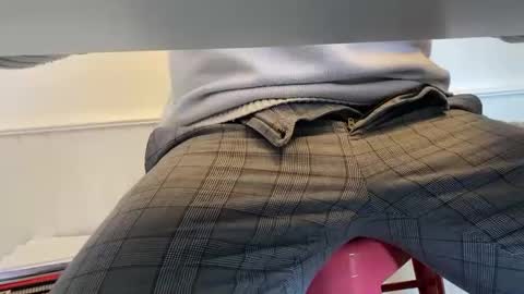 Snapshot of pedroserrano2000 chatting on February 6, 8:18 am PedrOO OO online show from February 6, 8:18 am