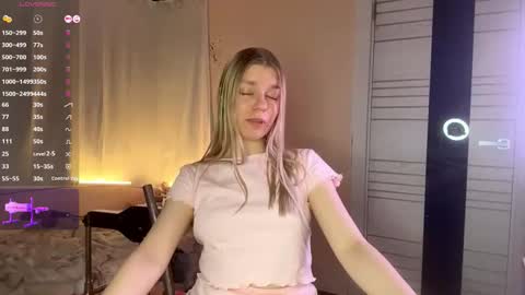 Mary online show from November 18, 6:23 pm