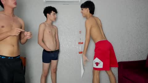 CAIN-19  ALLEN-18 RONALD-18 AUSTIN-18 MOD DANTE online show from January 4, 12:05 am