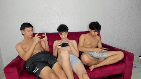 CAIN-19  ALLEN-18 RONALD-18 AUSTIN-18 MOD DANTE online show from January 8, 6:41 am