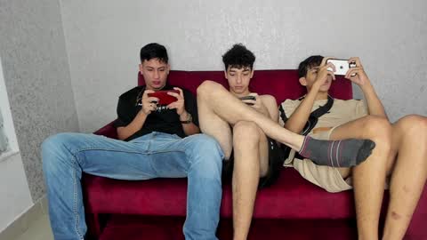 CAIN-19  ALLEN-18 RONALD-18 AUSTIN-18 MOD DANTE online show from January 11, 8:54 pm