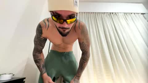 Snapshot of penebunny chatting on December 17, 10:54 am penebunny online show from December 17, 10:54 am