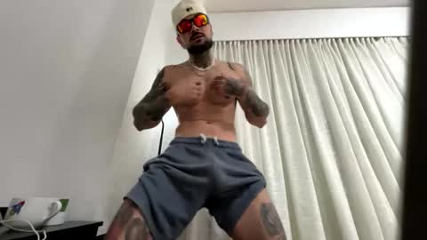 Snapshot of penebunny chatting on December 18, 7:47 am penebunny online show from December 18, 7:47 am