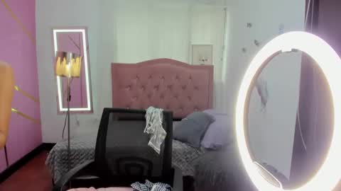 peneelopeecute online show from January 3, 8:01 pm