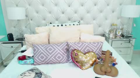 Penelope Laurent online show from September 11, 12:38 pm