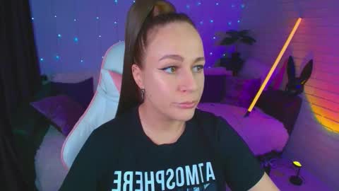 Dia  online show from October 24, 9:00 pm