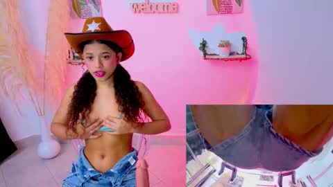 pequitasmedusa9 online show from October 16, 7:59 pm