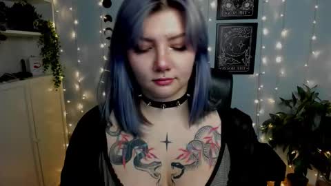 Gabbie online show from November 11, 10:43 pm