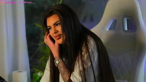 Snapshot of perfectt33n chatting on December 5, 10:01 am Dee online show from December 5, 10:01 am