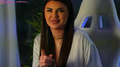 Snapshot of perfectt33n chatting on December 5, 1:06 pm Dee online show from December 5, 1:06 pm