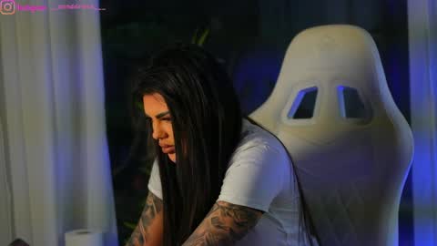 Snapshot of perfectt33n chatting on December 6, 8:37 am Dee online show from December 6, 8:37 am