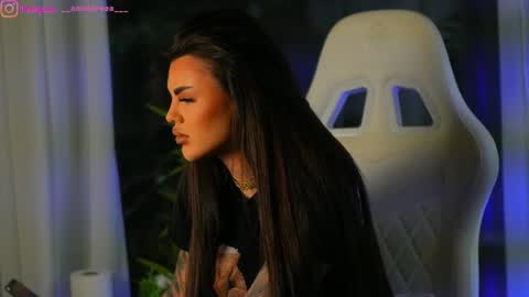 Snapshot of perfectt33n chatting on December 9, 8:33 am Dee online show from December 9, 8:33 am