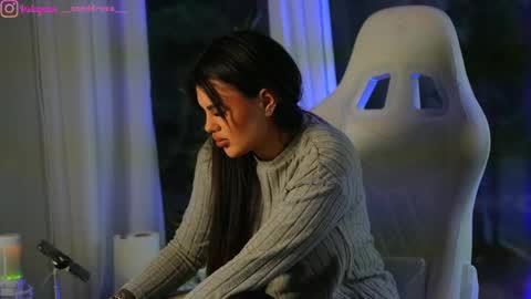 Snapshot of perfectt33n chatting on December 11, 8:58 am Dee online show from December 11, 8:58 am