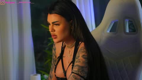 Snapshot of perfectt33n chatting on December 11, 12:02 pm Dee online show from December 11, 12:02 pm