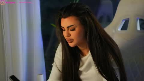 Snapshot of perfectt33n chatting on December 17, 8:34 am Dee online show from December 17, 8:34 am