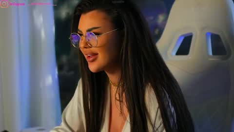 Snapshot of perfectt33n chatting on December 18, 11:34 am Dee online show from December 18, 11:34 am