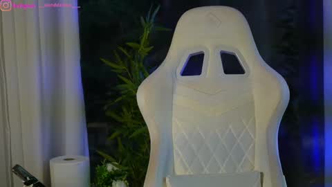 Snapshot of perfectt33n chatting on December 21, 9:33 am Dee online show from December 21, 9:33 am