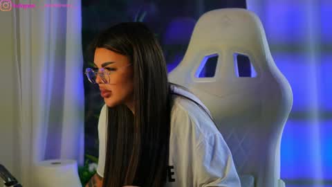 Snapshot of perfectt33n chatting on January 20, 8:30 am Dee online show from January 20, 8:30 am