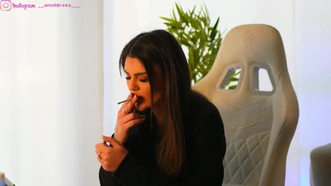 Snapshot of perfectt33n chatting on February 20, 9:33 am Dee online show from February 20, 9:33 am