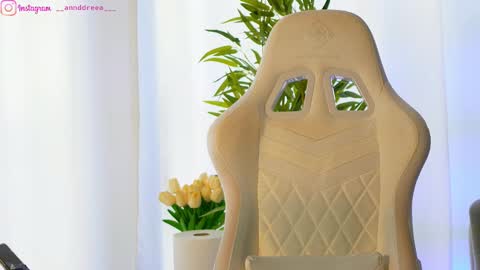 Snapshot of perfectt33n chatting on February 24, 9:43 am Dee online show from February 24, 9:43 am