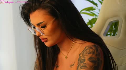 Snapshot of perfectt33n chatting on March 8, 1:25 pm Dee online show from March 8, 1:25 pm