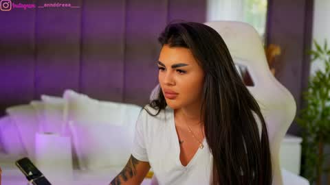 Snapshot of perfectt33n chatting on October 1, 11:38 am Dee online show from October 1, 11:38 am