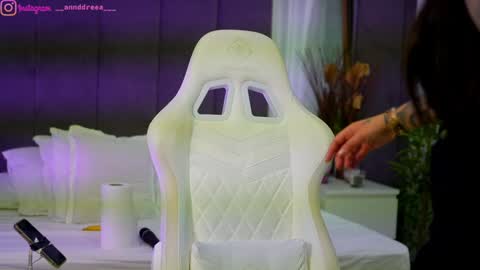 Snapshot of perfectt33n chatting on October 4, 2:26 pm Dee online show from October 4, 2:26 pm