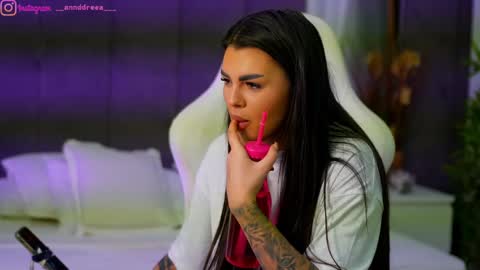 Snapshot of perfectt33n chatting on October 6, 3:31 pm Dee online show from October 6, 3:31 pm