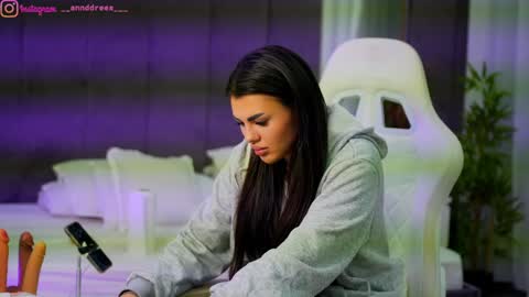 Snapshot of perfectt33n chatting on October 8, 3:09 pm Dee online show from October 8, 3:09 pm