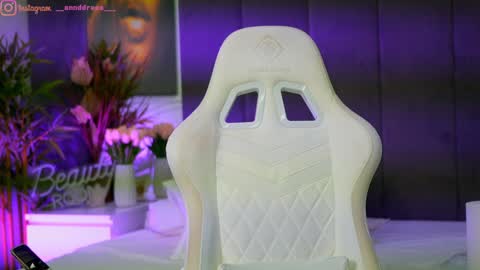 Snapshot of perfectt33n chatting on November 7, 2:06 pm Dee online show from November 7, 2:06 pm