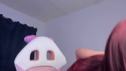 Perla online show from December 19, 3:07 am