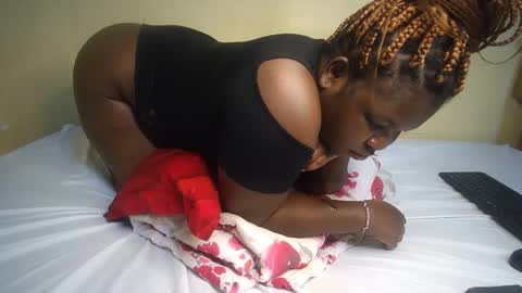 perpetual_doll online show from March 12, 6:40 am