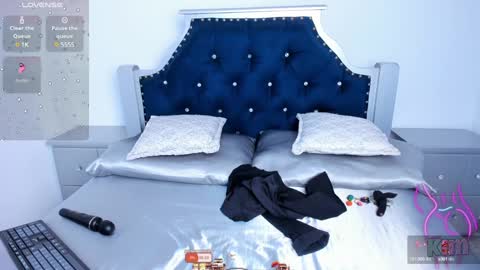 Snapshot of pervert_pantyhose chatting on January 25, 3:19 am Kimberly online show from January 25, 3:19 am