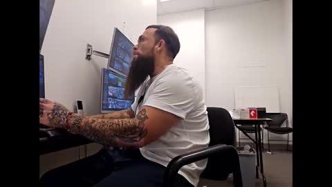 AKA perverted Step Daddy online show from December 29, 11:50 pm