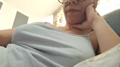 Lisa -  online show from February 19, 10:34 am