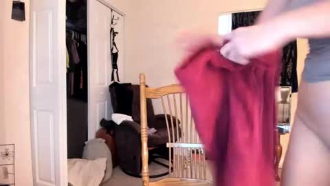 Snapshot of pessimistically_optimistic chatting on January 19, 12:50 pm Kelly online show from January 19, 12:50 pm