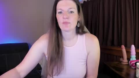 Snapshot of pessimistically_optimistic chatting on November 30, 12:31 pm Kelly online show from November 30, 12:31 pm