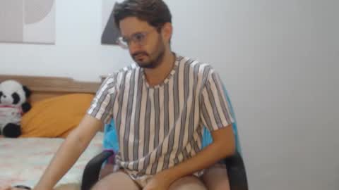 Snapshot of peter_x_annaud chatting on October 8, 11:08 am FELIPE online show from October 8, 11:08 am