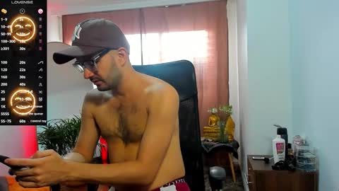 Snapshot of peter_x_annaud chatting on December 14, 11:59 am FELIPE online show from December 14, 11:59 am