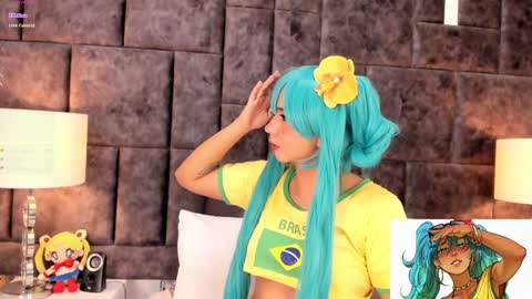 Im Rosse but u can call me Rossie or Rosita . online show from December 3, 8:28 pm