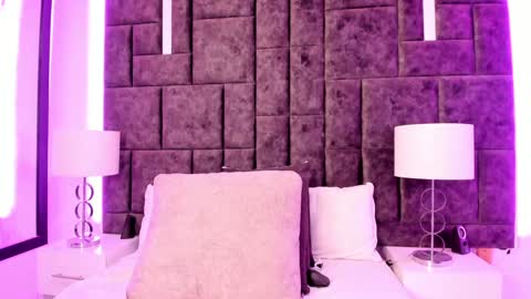 Im Rosse but u can call me Rossie or Rosita . online show from February 5, 8:14 pm