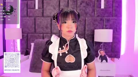 Im Rosse but u can call me Rossie or Rosita . online show from March 6, 10:47 pm