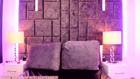 Im Rosse but u can call me Rossie or Rosita . online show from September 16, 4:19 pm